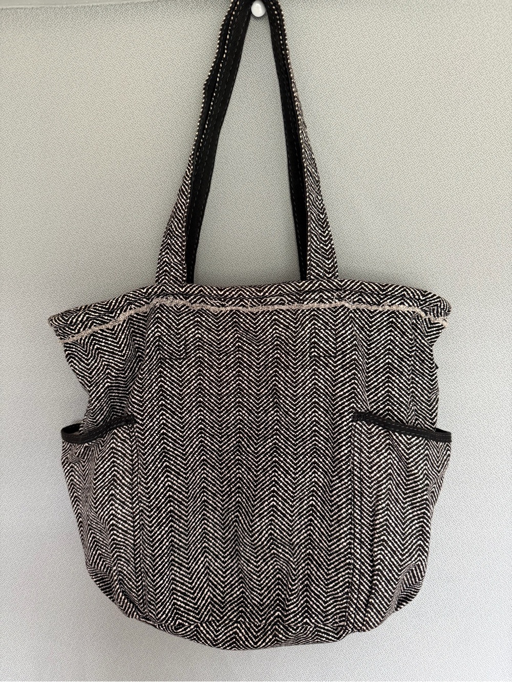 thirty-one Black & White Chevron Shoulder Tote Bag